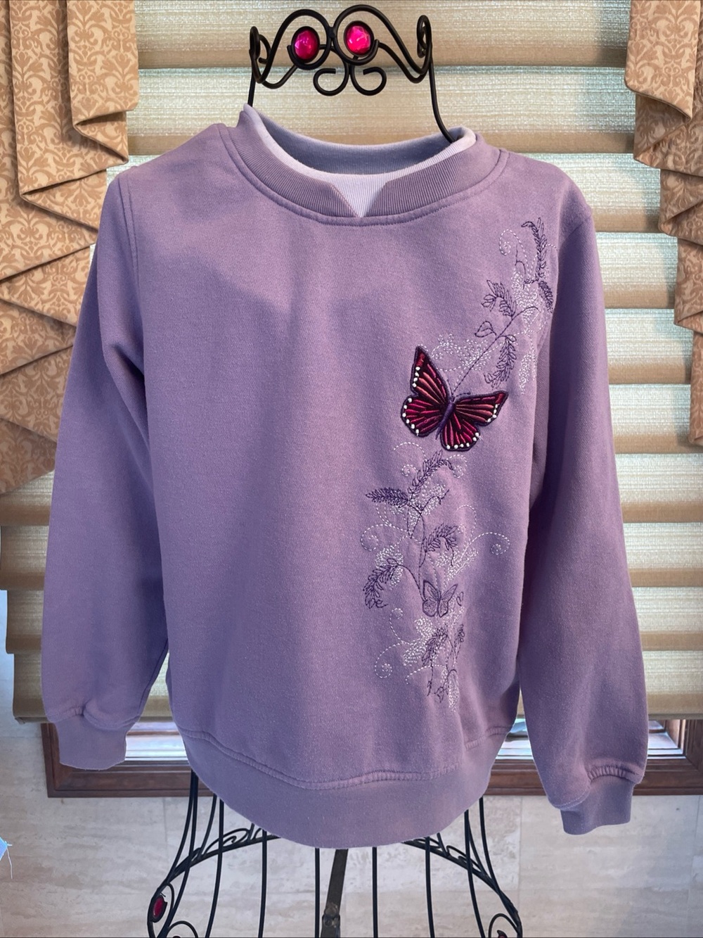 Shenanigans Lavender Purple Petite Small Embroidered Butterfly Floral Sweatshirt